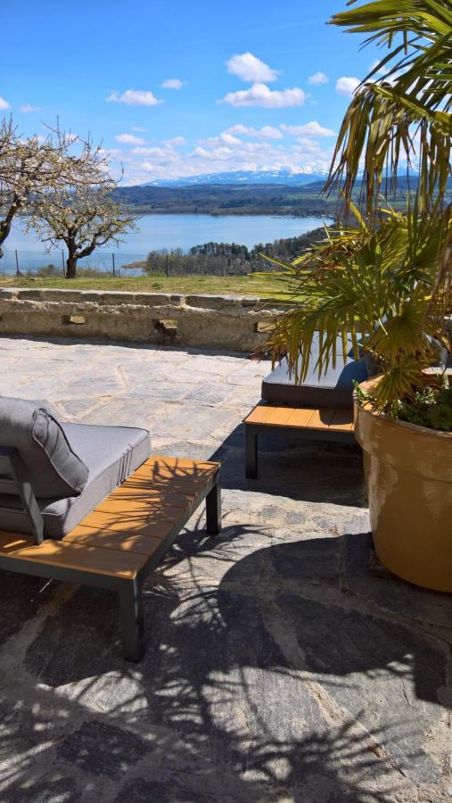 Bed and Breakfast Swiss Borzoi House Vully-les-Lacs Exterior foto